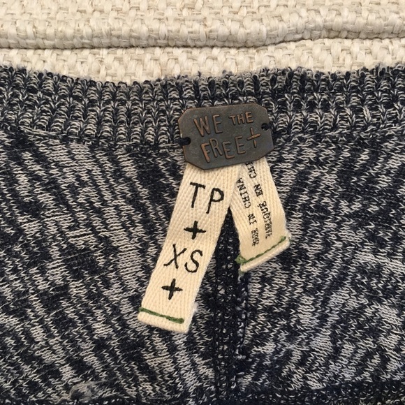 NWOT We The Free Long-Sleeved Top, Size XS - Picture 5 of 5